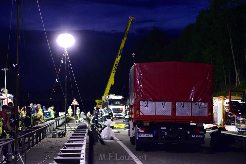 VU Gefahrgut LKW umgestuerzt A 4 Rich Koeln Hoehe AS Gummersbach P645.JPG - Miklos Laubert